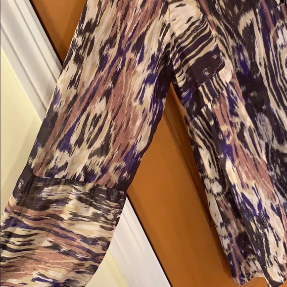 Flowing Printed Blouse with Peplum Sleeve - Picture 4 of 6